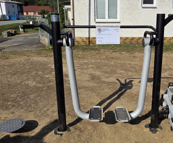 Aktuality / Publicita projektu - Workoutové ihrisko v obci Baškovce - foto